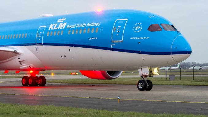 KLM Boeing 787-8 Dreamliner on the taxiway