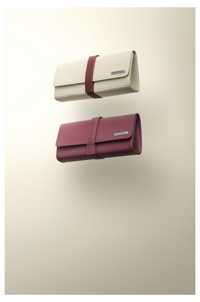 KLM new amenity kit from Jan Taminiau in red and white