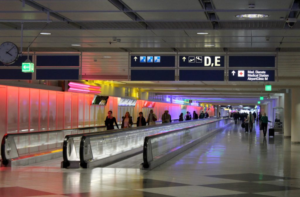 Air France Business Class Munich-Paris CDG underground corridor