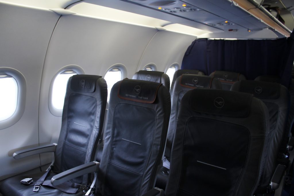 Lufthansa Business Class Stockholm-Frankfurt seats and cabin