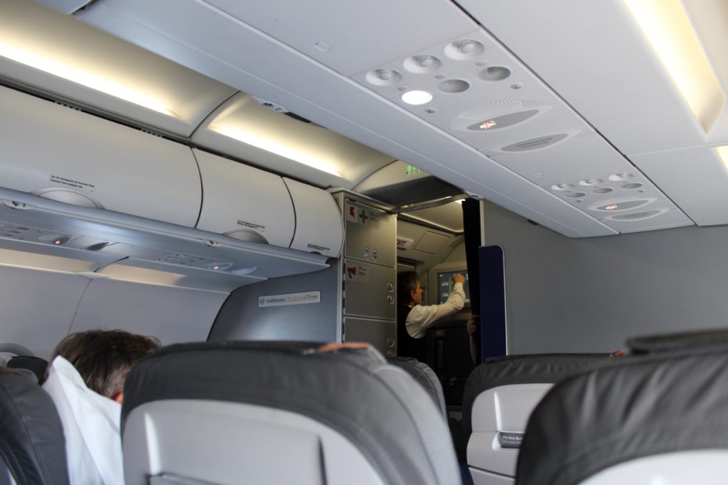 Lufthansa Business Class Stockholm-Frankfurt cabin