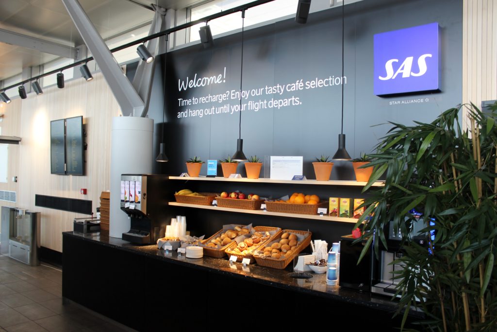 SAS Cafe Lounge, Trondheim Vaernes self service buffet