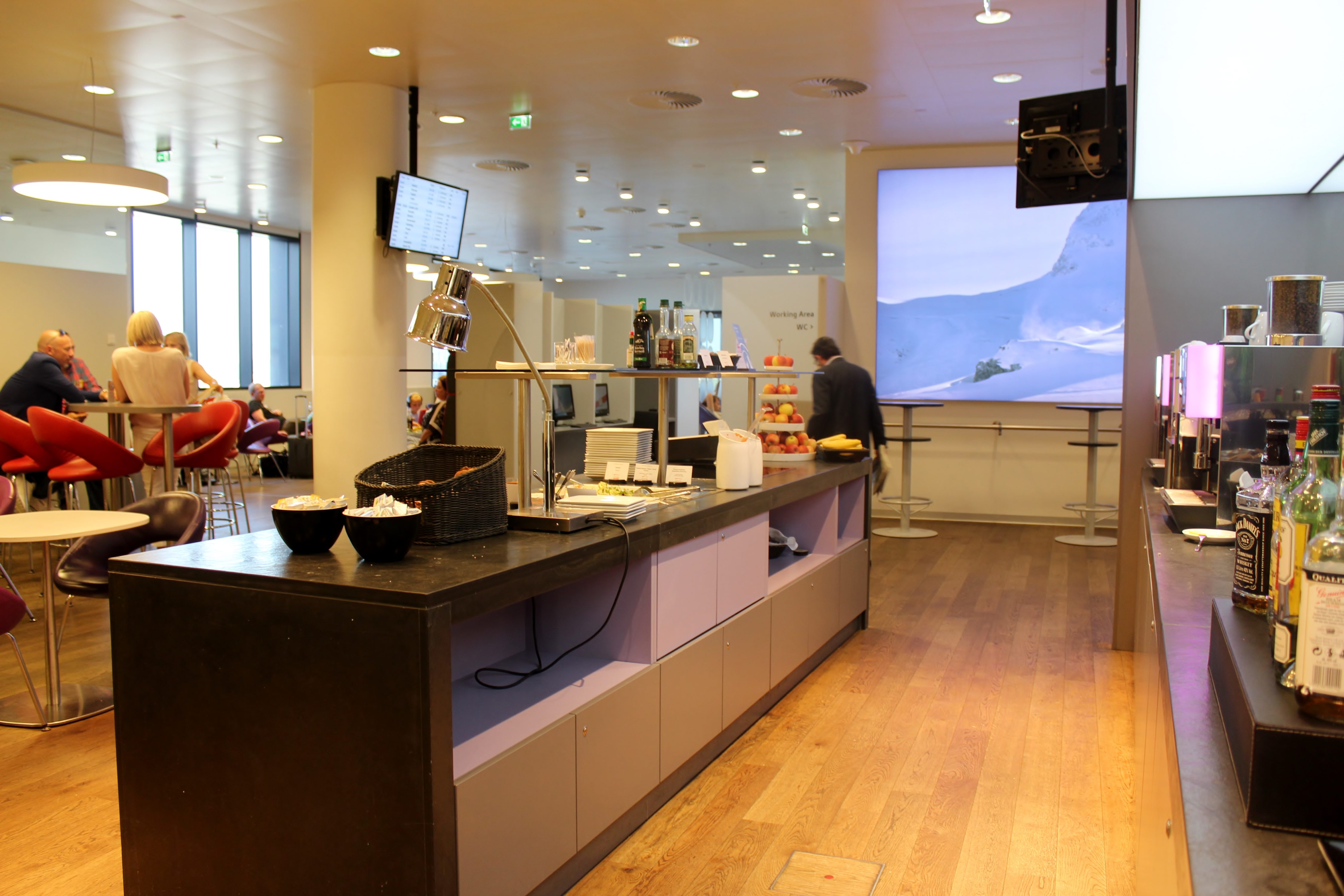 Austrian Airlines Senator Lounge, Vienna Schwechat, Schengen self service buffet area