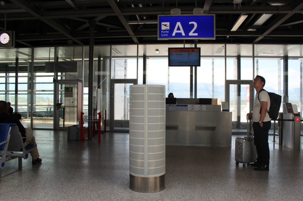 Lufthansa Economy Class Geneva-Frankfurt gate