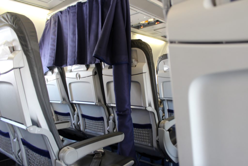 Lufthansa Economy Class Geneva-Frankfurt cabin