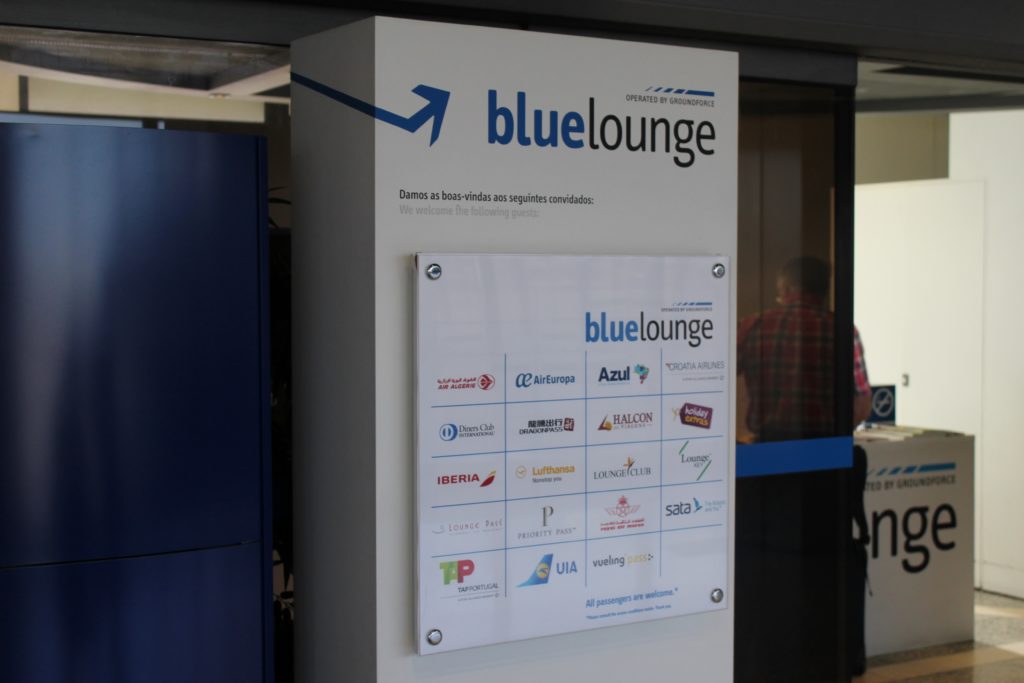 Blue Lounge, Lisbon access