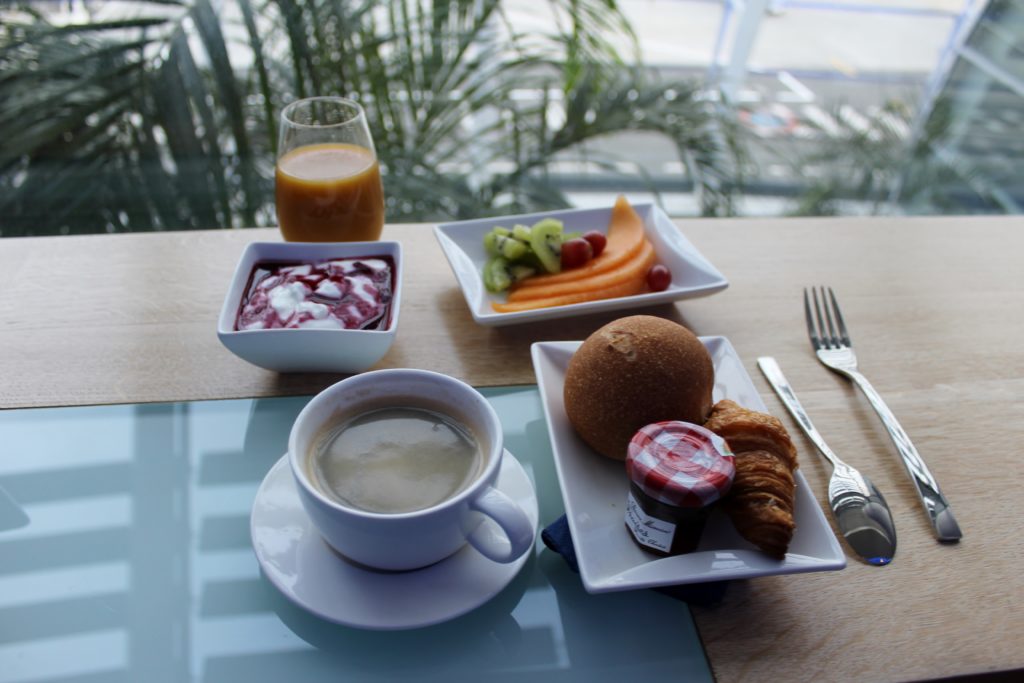 Breakfast in the Aircalin Hibiscus Lounge in Noumea