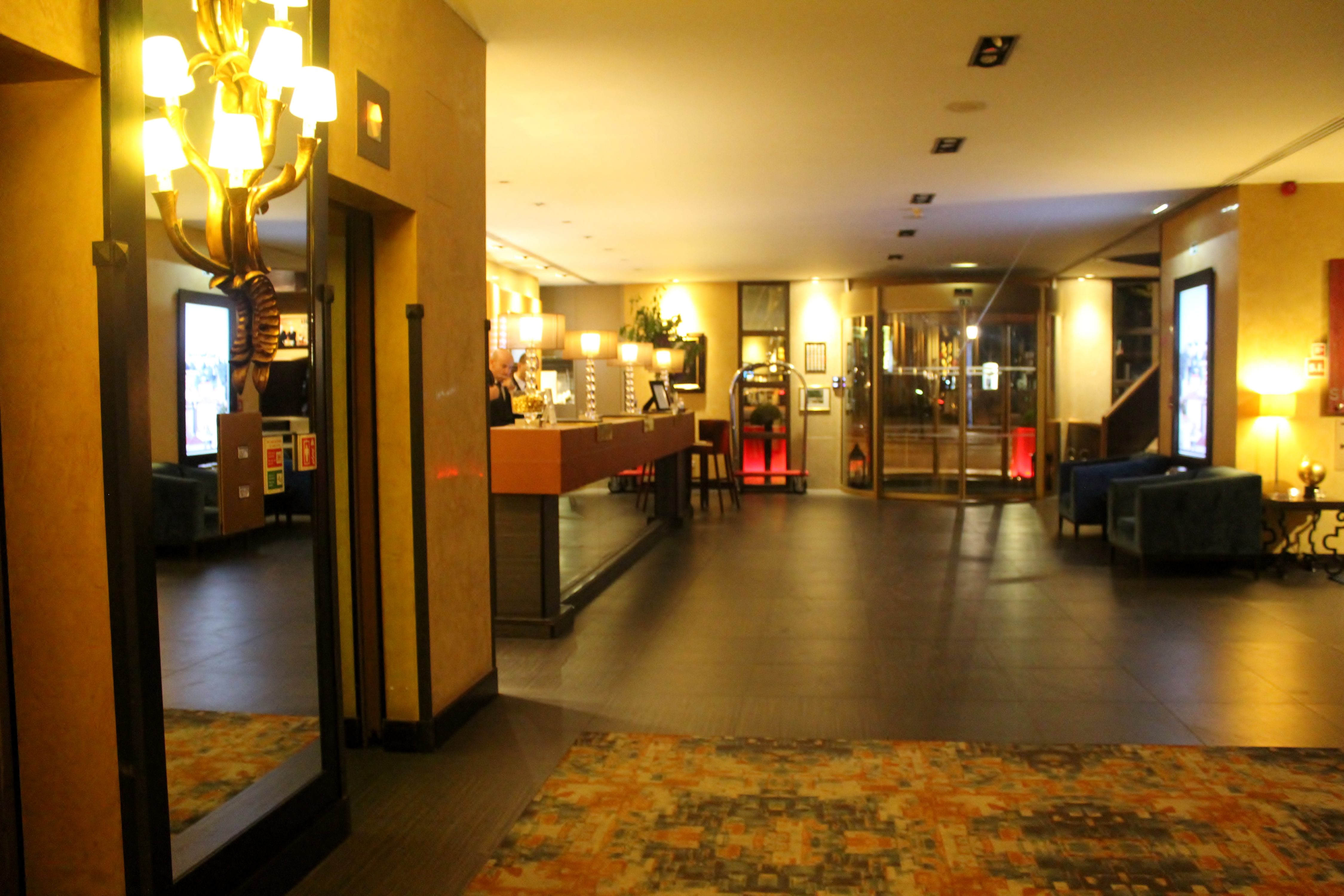 Sofitel Lisbon Liberdade Hotel reception and lobby