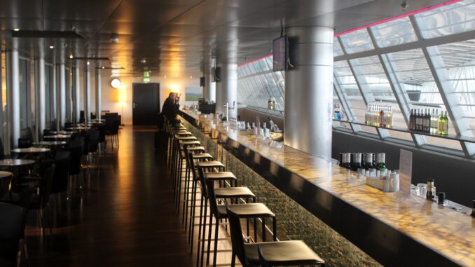 The lounge bar, Swiss Business Lounge, Zürich