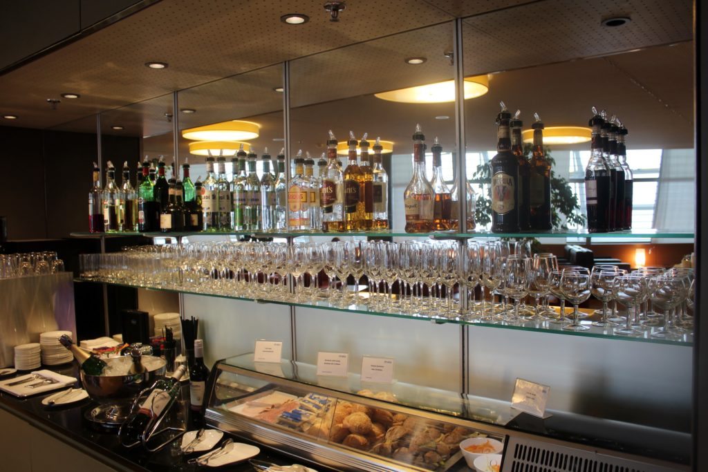 Dnata Skyview Lounge, Zürich Kloten spirits