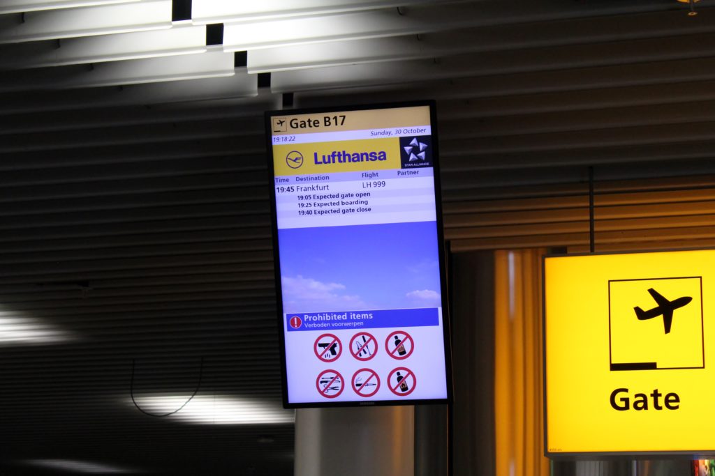Lufthansa Business Class Amsterdam-Frankfurt gate