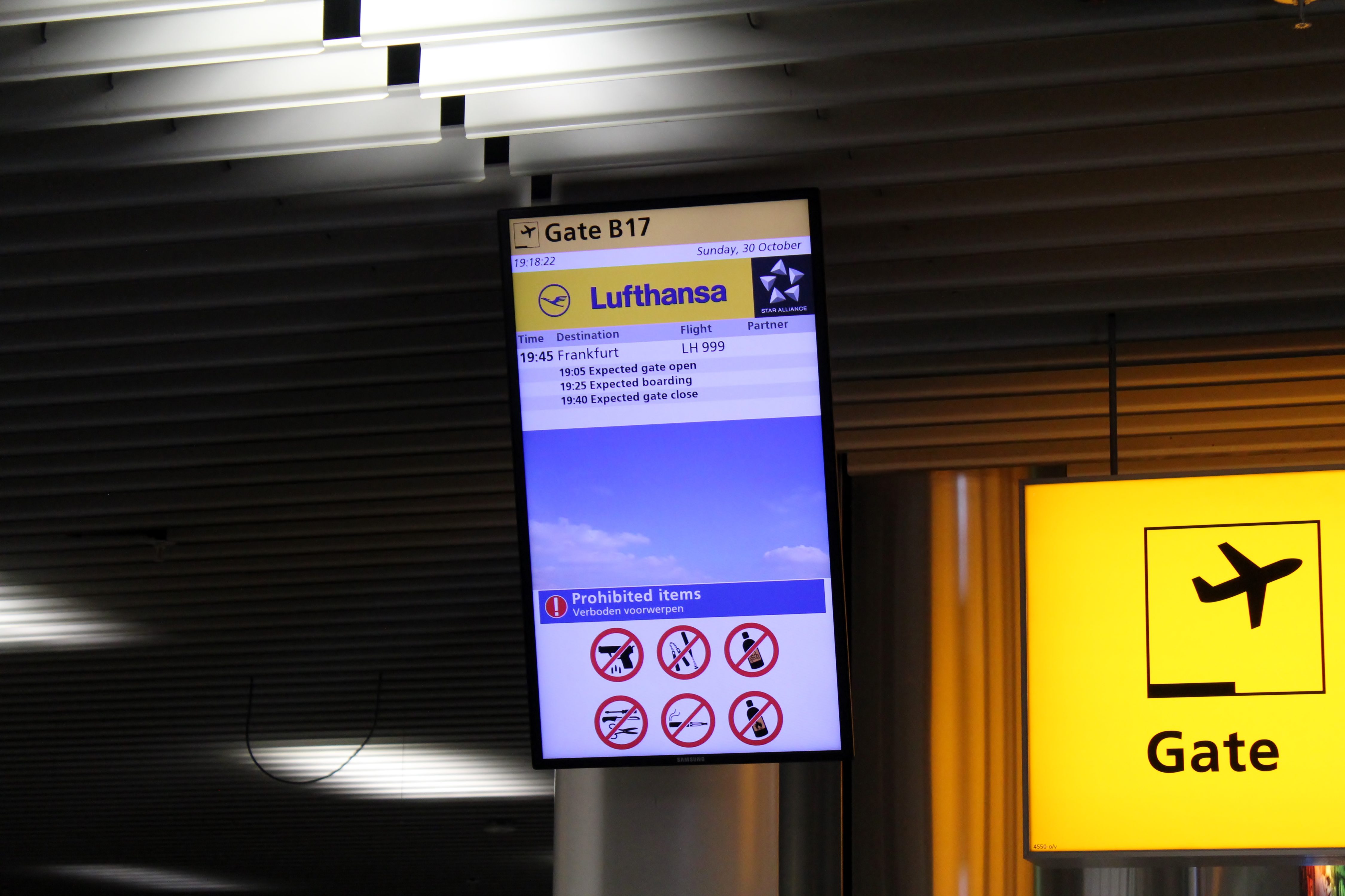 Review: Lufthansa Business Class Amsterdam-Frankfurt MorePremium.com