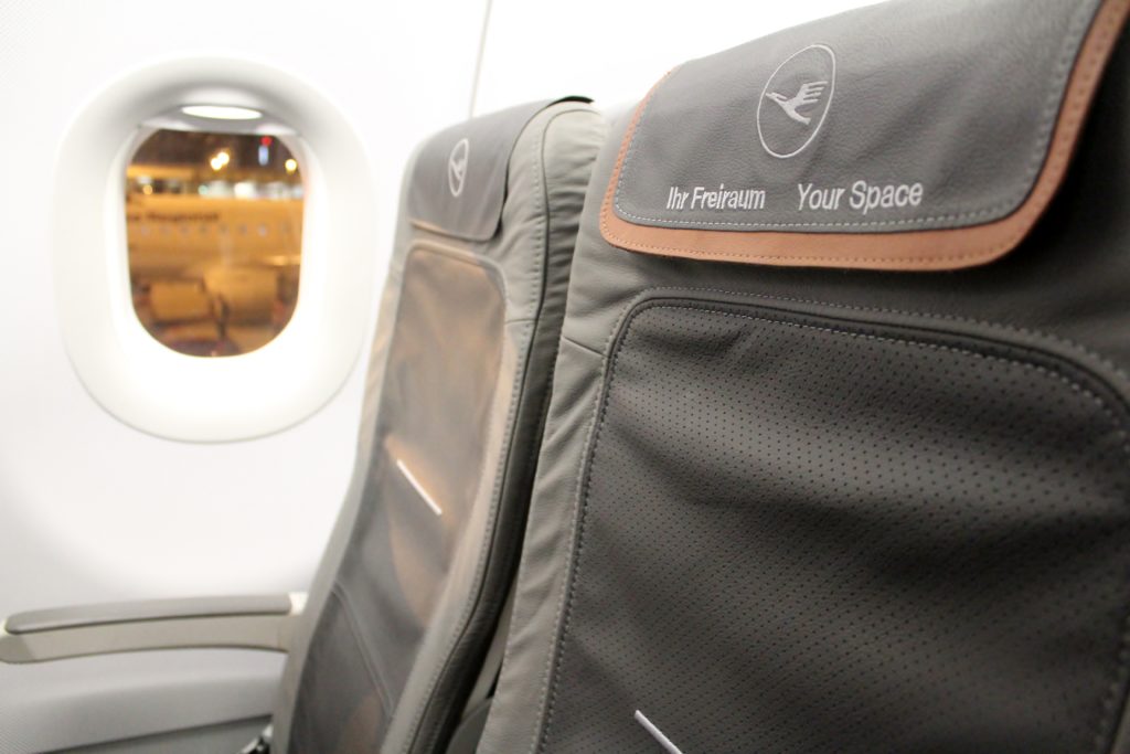 Lufthansa Business Class Amsterdam-Frankfurt seat