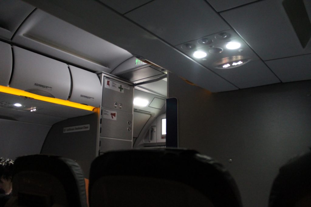 Lufthansa Business Class Amsterdam-Frankfurt cabin
