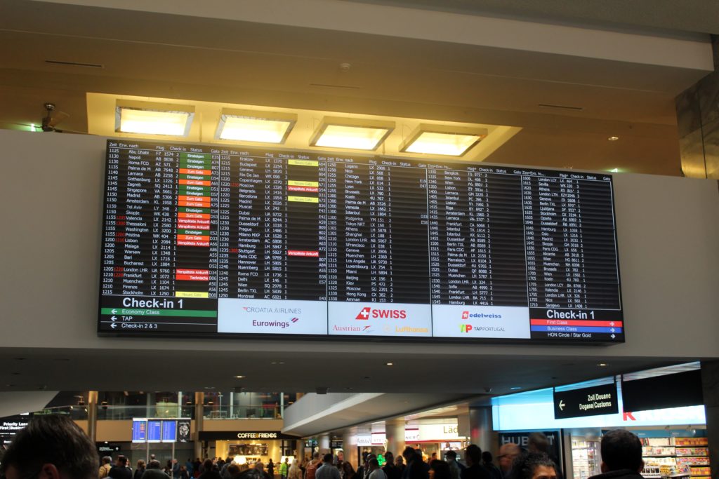 Swiss Business Class Zürich-Barcelona Departure hall