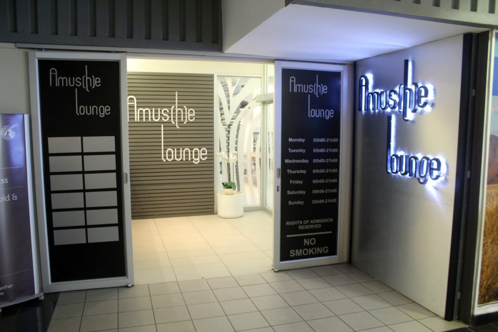 Amushe Lounge, Windhoek, Hosea Kutako