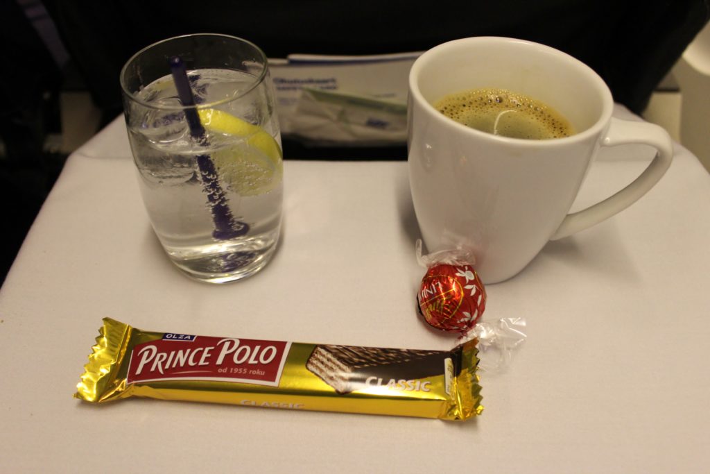LOT Premium Economy Warsaw-Stockholm Arlanda coffee, gin & tonic, chocolates