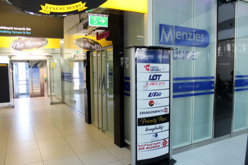 Menzies Aviation Lounge, Budapest entrance