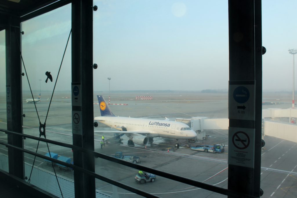 Menzies Aviation Lounge, Budapest apron view