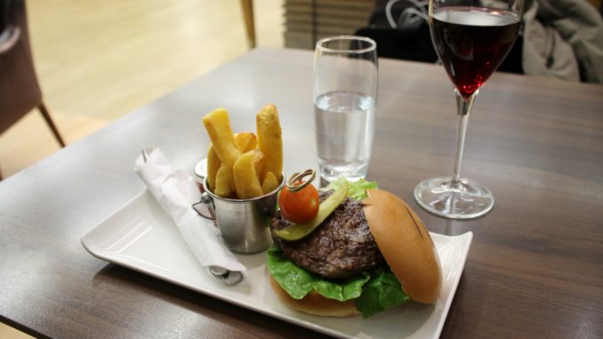 BA Burger in the British Airways Galleries First Lounge at London Heathrow