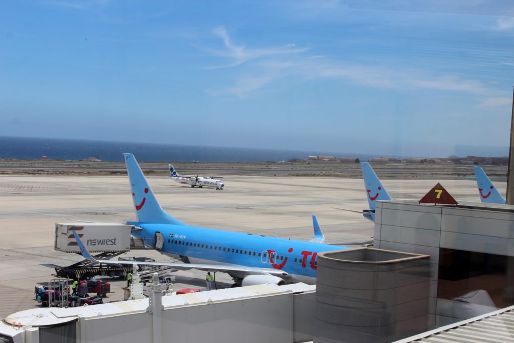 Outdoor terrace in the Sala Galdos Lounge at Las Palmas airport