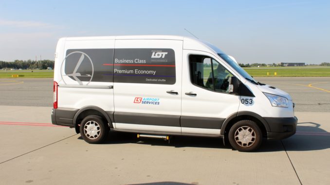 The LOT premium transfer service at Warsaw Chopin airport