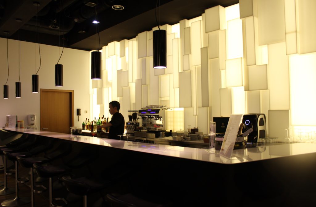 The Lights Bar in the Lufthansa Senator Lounge in Frankfurt