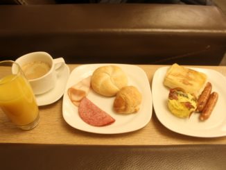 Breakfast in the LOT Elite Club Lounge at Warsaw Chopin