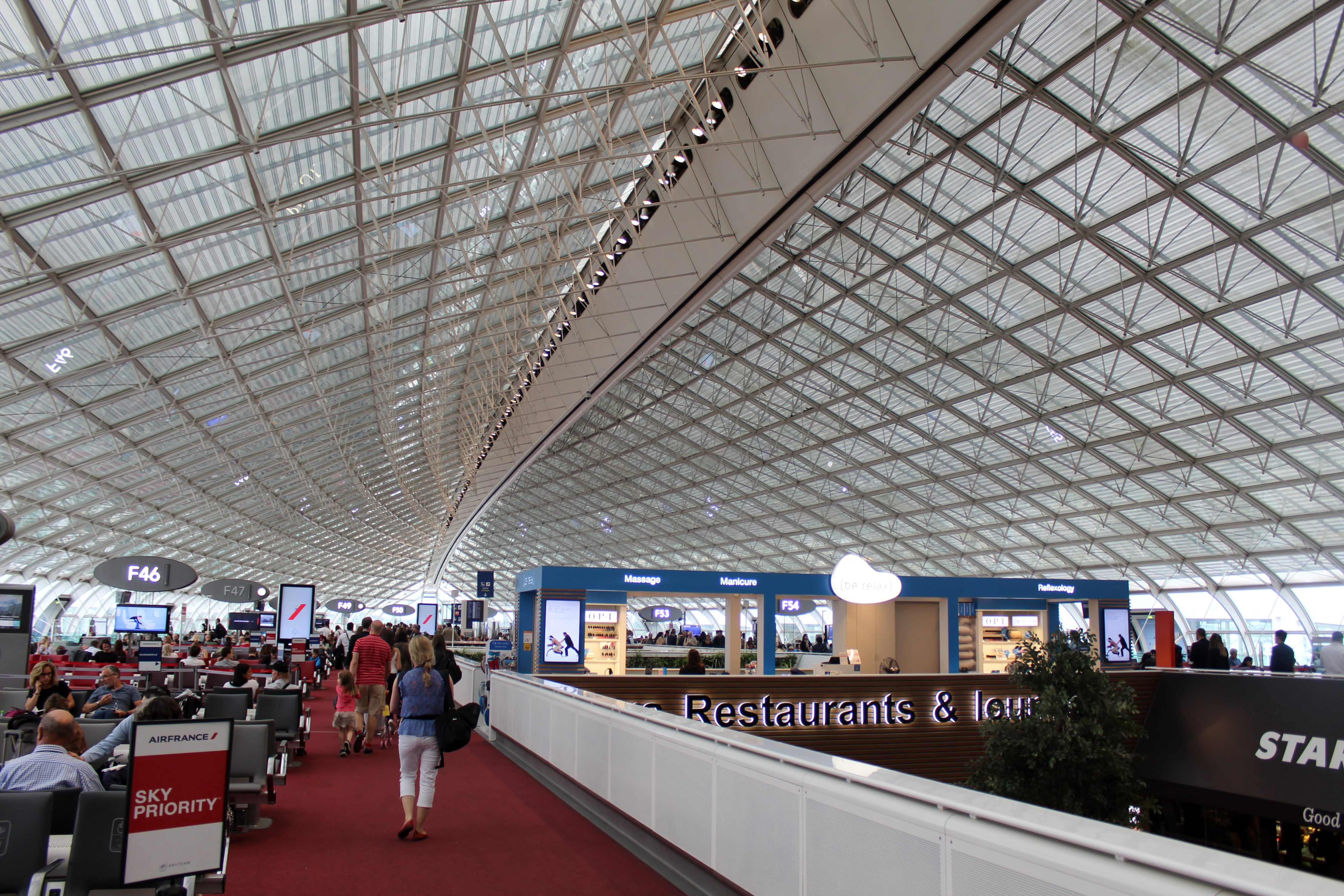 Charles de Gaulle Airport for a Delightful Airport Experience
