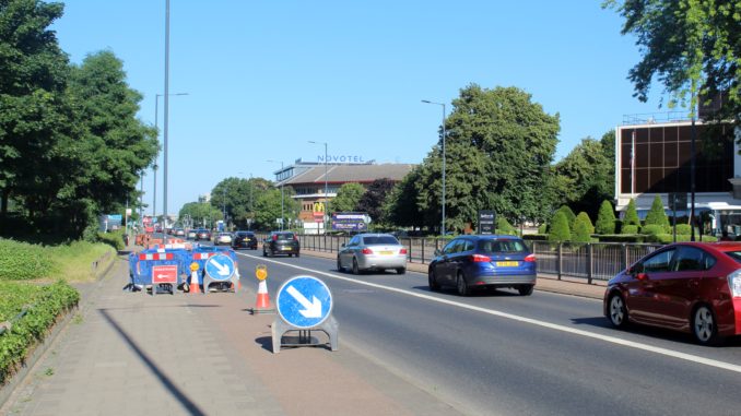 Local buses between Bath Road and Heathrow Airport