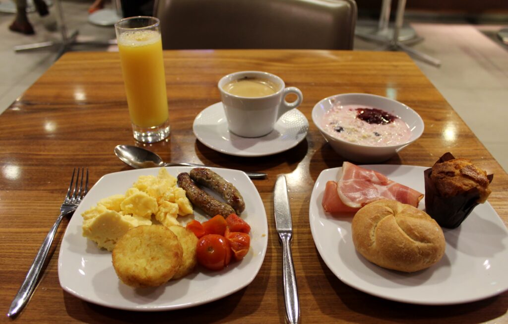Breakfast in the Lufthansa Senator Lounge in Munich