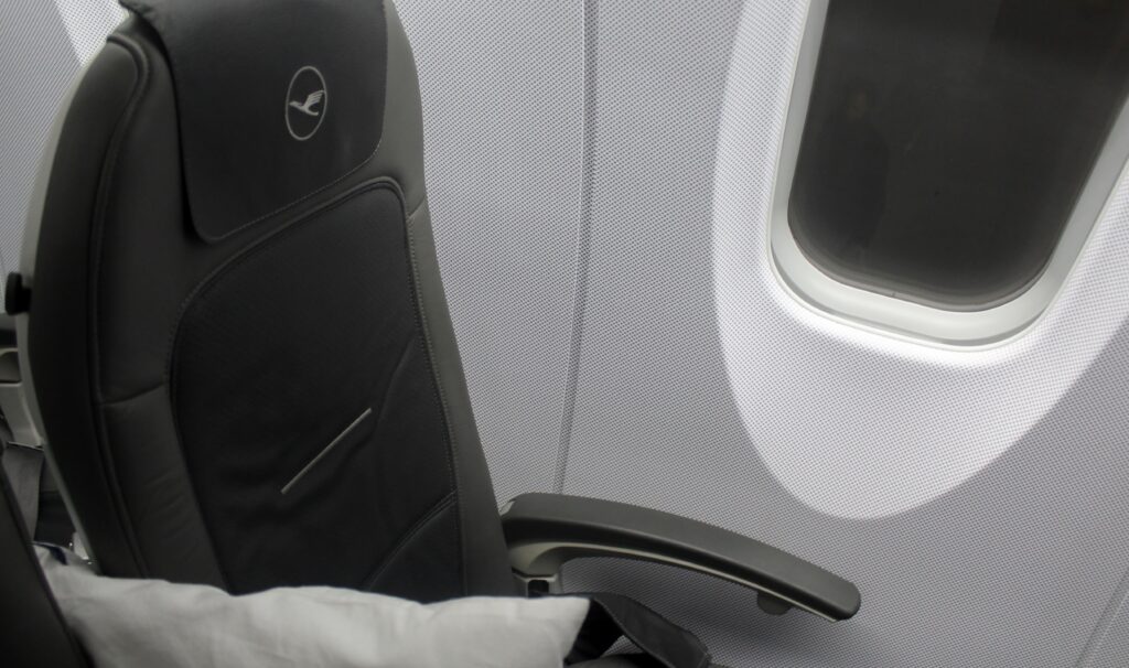 Lufthansa Cityline Business Class Poznan-Munich