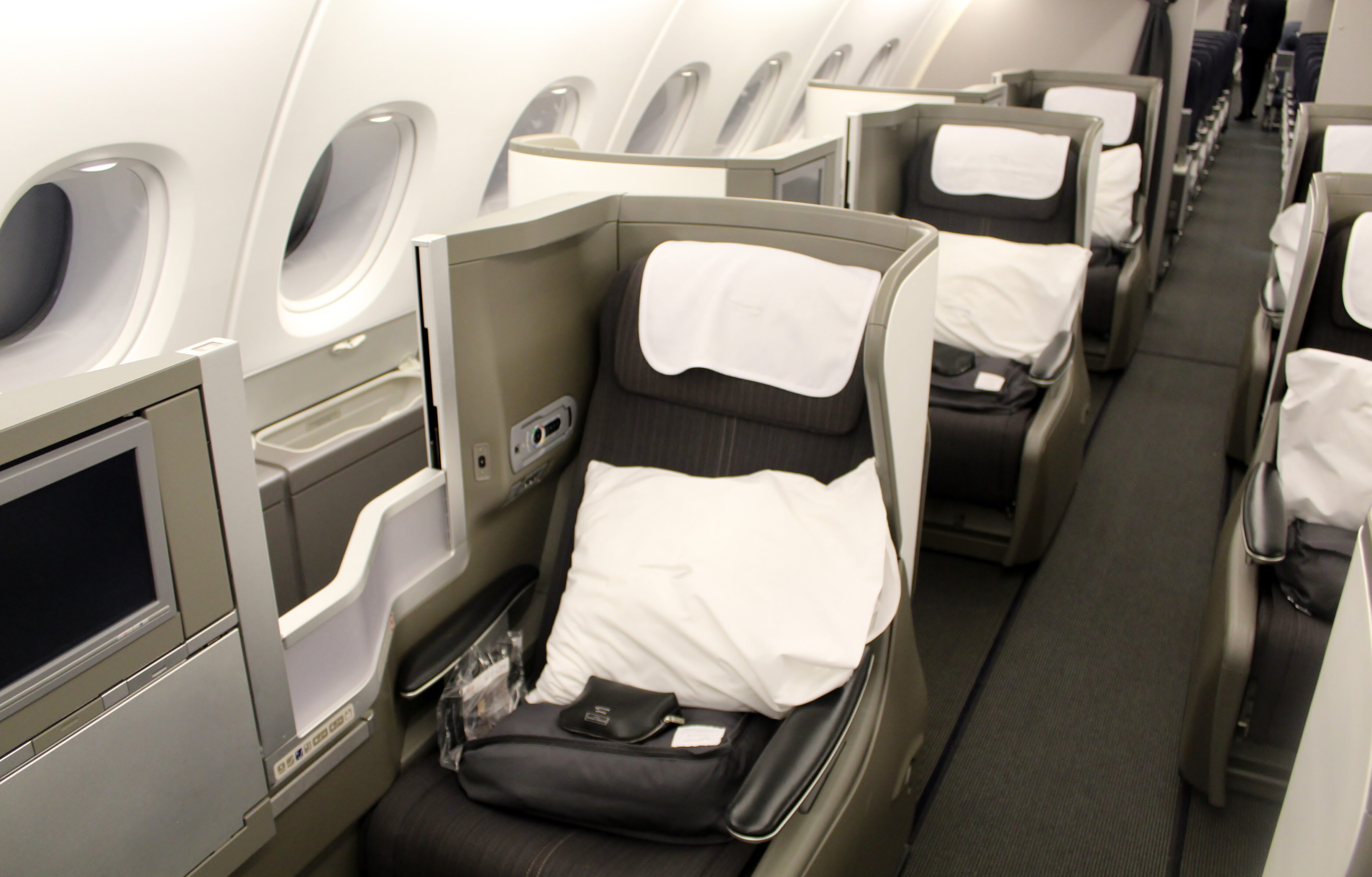 probably-the-best-business-class-bed-in-the-sky-morepremium