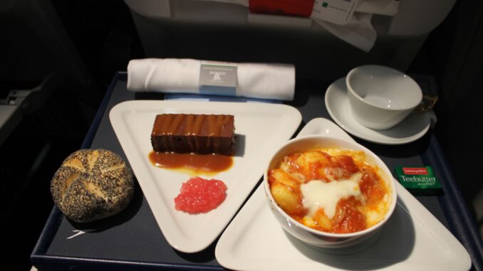 Fantastic inflight service in Austrian Airlines shorthaul business class