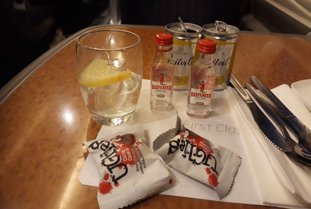 Food and drinks in Virgin Trains First Class London-Liverpool