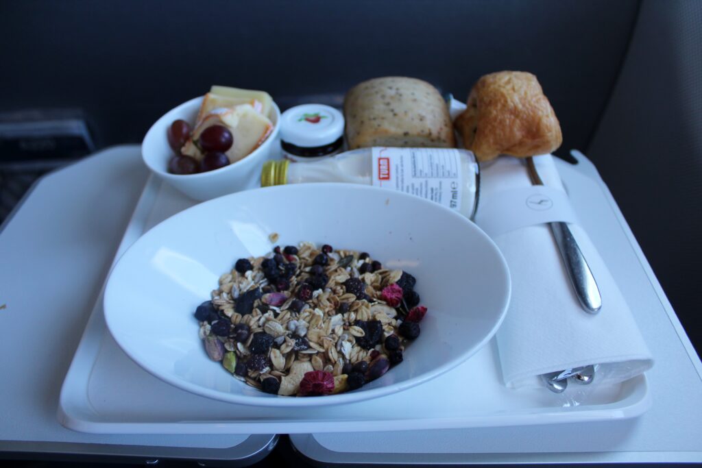 Breakfast in Lufthansa business class Munich-Barcelona
