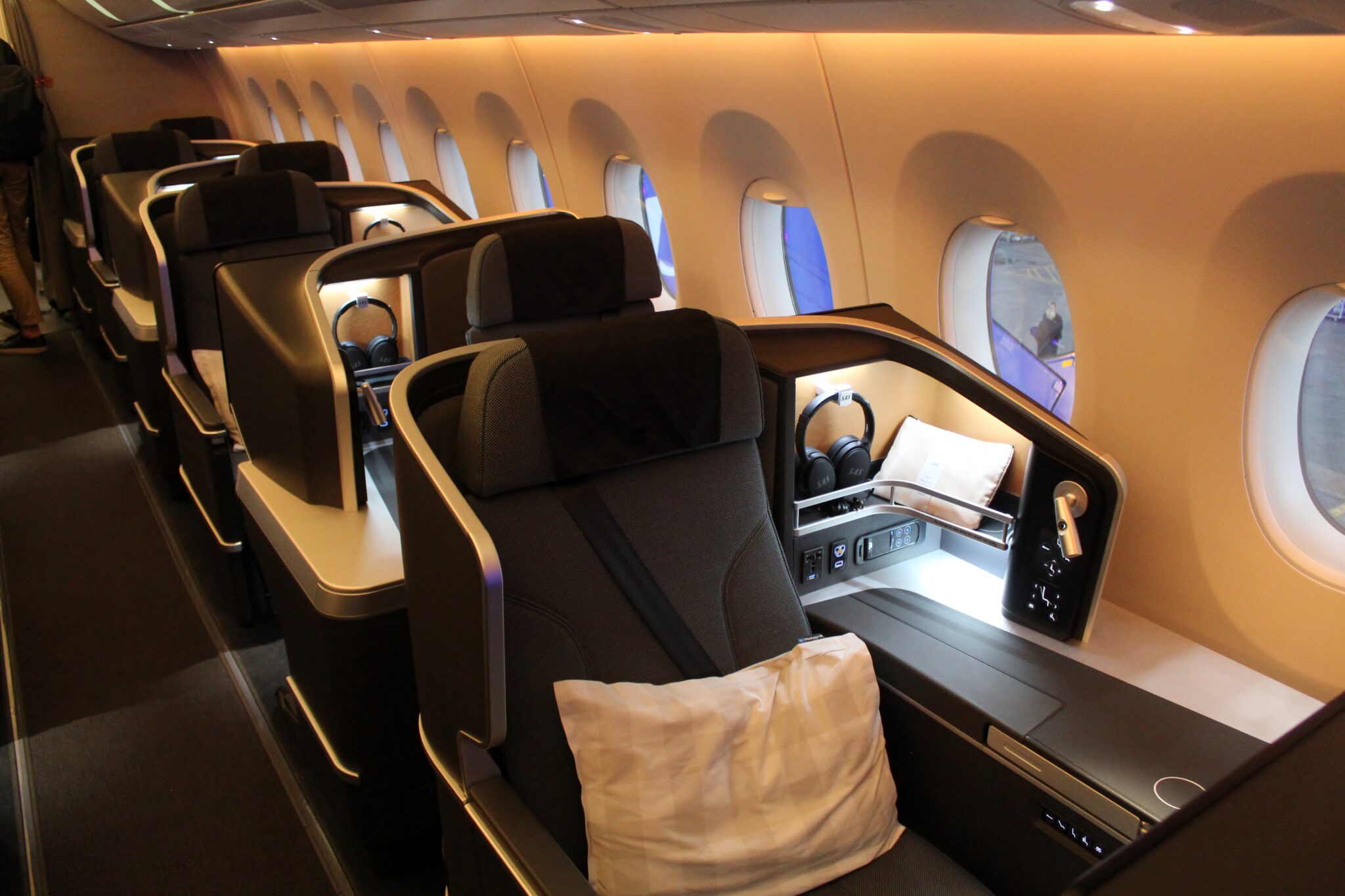 Photos: Inside the new SAS Airbus A350 with SAS Business, SAS Plus and ...