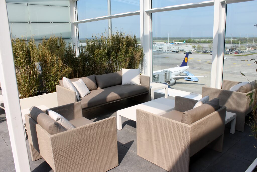 The outdoor terrace in the Lufthansa First Class Lounge in Munich