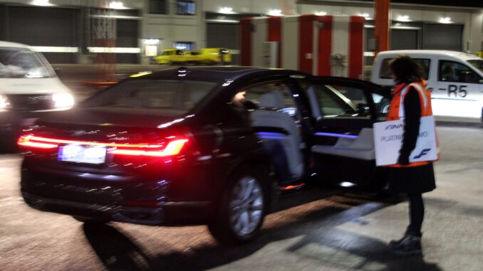 Chauffeur service for Finnair Plus Platinum Lumo at Helsinki airport