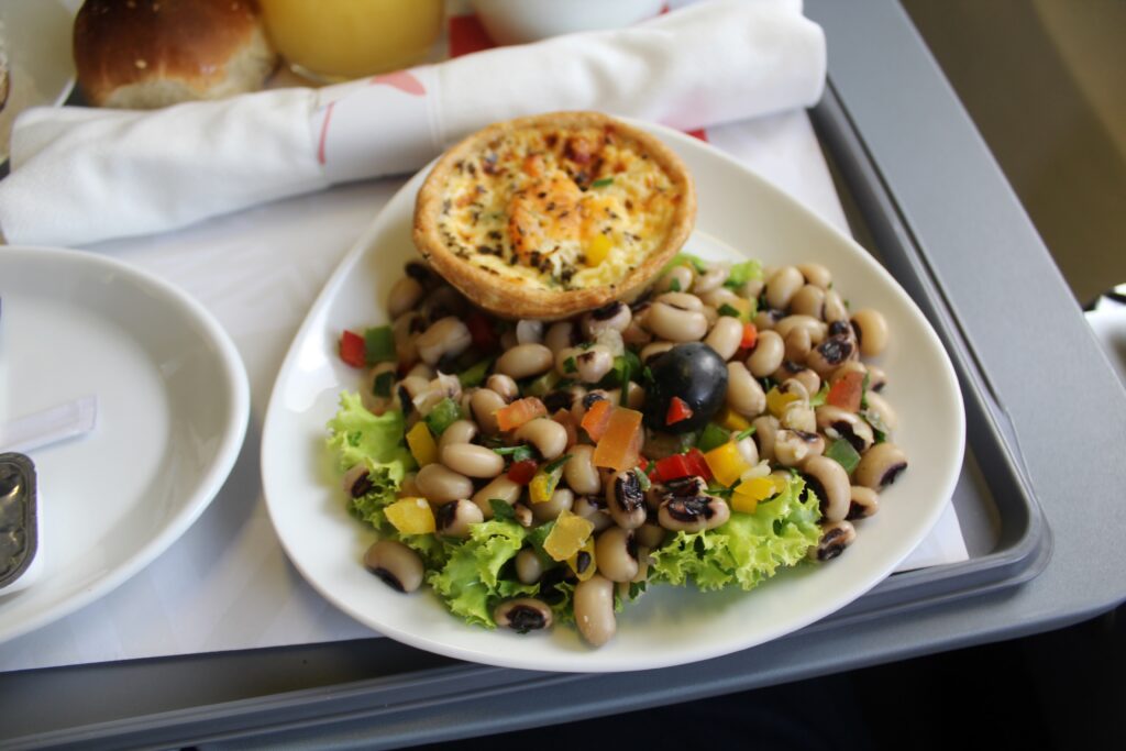 LAM Mozambique Airlines Business Class Maputo-Johannesburg