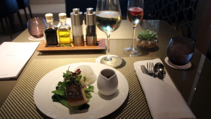 Dinner in the Qatar Airways Premium Lounge in Singapore