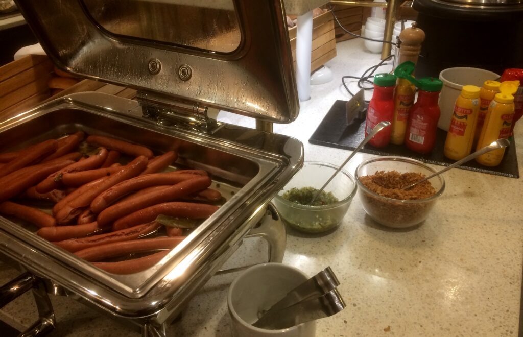 Hot dogs in the SAS Gold Lounge at Stockholm Arlanda